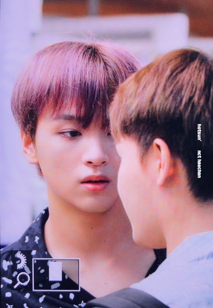 okay how i forget this iconic stare !!! where are your eyes hyuck !!!
