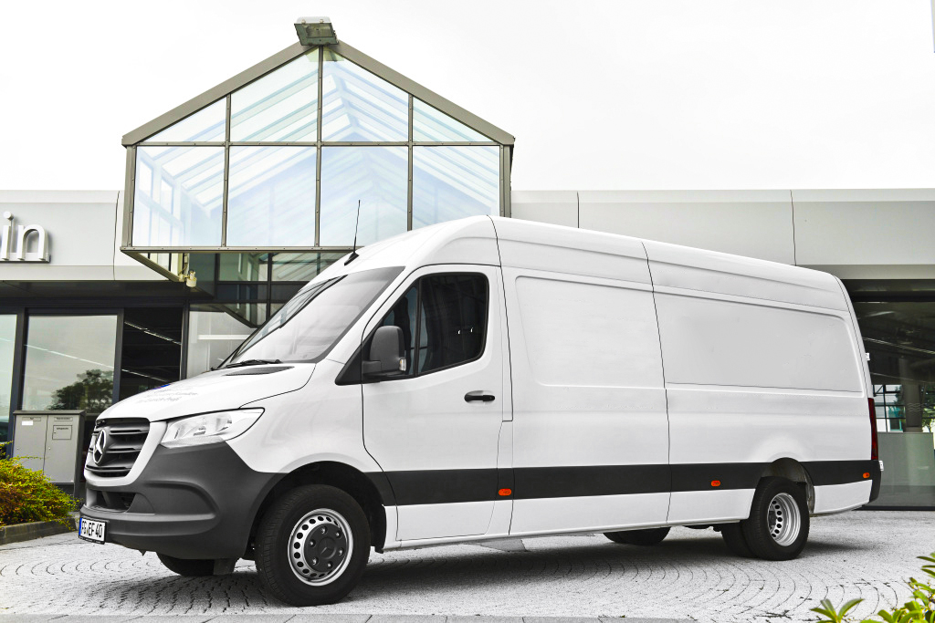 MBVanesMx's tweet photo. La #SprinterMx permite múltiples configuraciones posibles, por lo que es la Van más versátil y adaptable del mercado. ¡Conócela! #100ForYouSprinter https://t.co/ONBe1MAWVG https://t.co/f3o7jXbOXz
