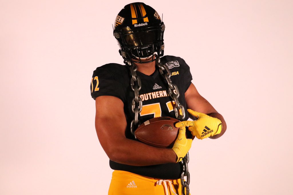 RushingEmanuel's tweet photo. Super blessed to say that I’ll be taking my talent and education to the university of southern Mississippi 🦅 1000% committed. Thank you to everyone that believed in me and pushed me to do everything at the best of my ability. @WSBearAthletics @CoachStanchek https://t.co/IcQkqT1MD1