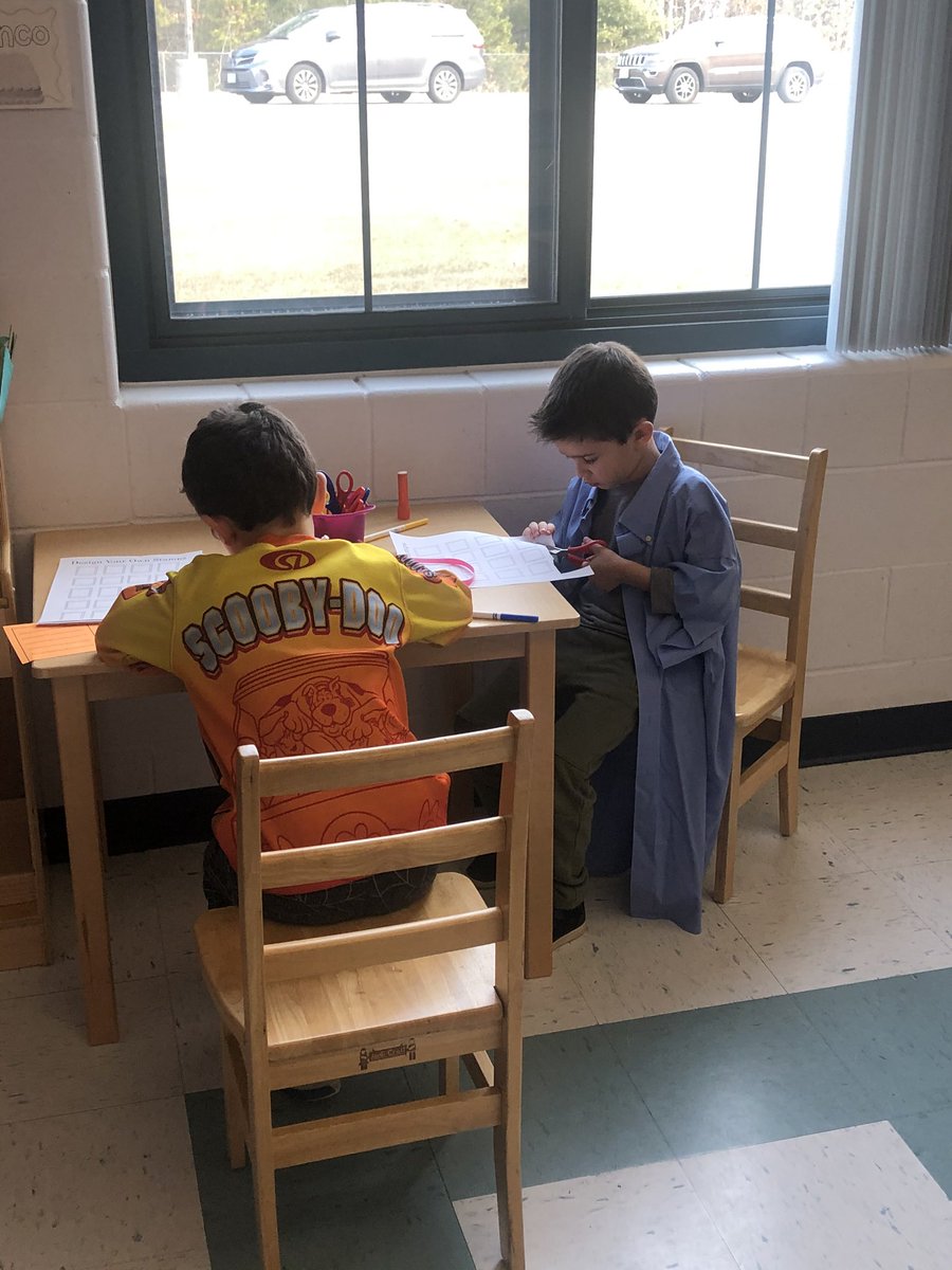MissSimmons_PES's tweet photo. The four year olds were so excited to check out our new post office today! #imaginativeplay #pelhamproud https://t.co/Uqd6id2EiJ