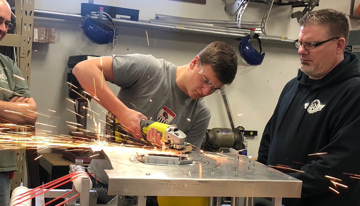 Foximus Prime working hard on their competition bot! #FIRSTinspires #INFINITERECHARGE #Foxpride #ForceForChange #firstrise <a href="/IllinoisFIRST/">FIRST Illinois Robotics</a> <a href="/yhsfoxes/">Yorkville Foxes</a> <a href="/FRCTeams/">FIRST Robotics Competition</a>