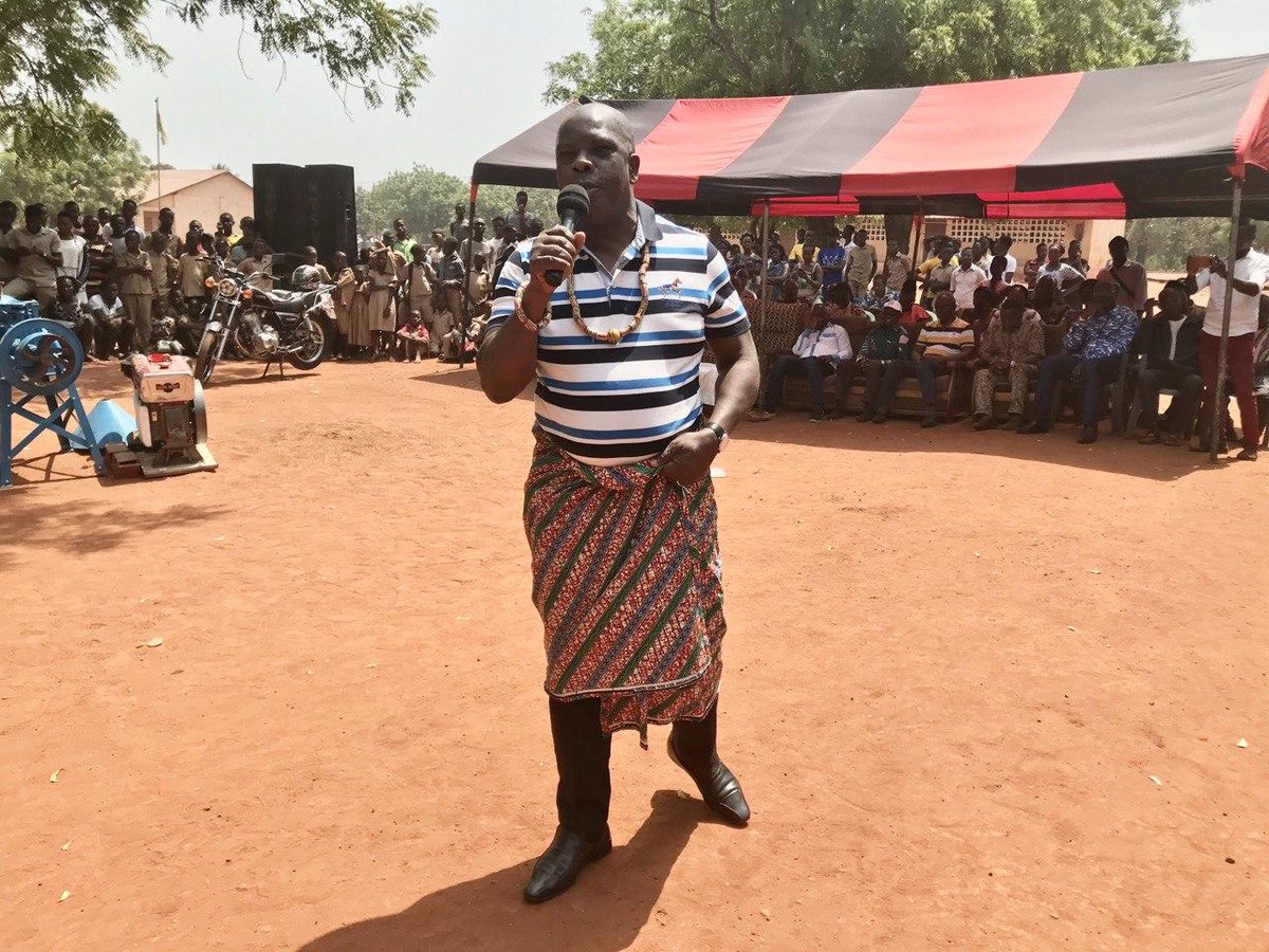 communeave1's tweet photo. TOURNEE DE REMERCIEMENTS ET DE PARTAGE D’IDEES
CINQUIÈME JOURNÉE: Edzi, Dzolo, Kévé
Poursuite de la tournée de remerciements ce lundi où le passage du maire AZIABU Kodjo Alexandre @KAAziabu dans les cantons de #Kévé,#Edzi et #Dzolo.... https://t.co/Kppehvx2hv