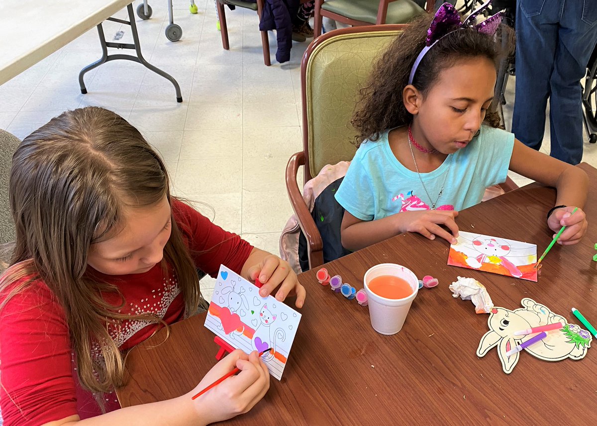 CovPartners's tweet photo. Cardinal Club students at Latonia Elementary visit Rosedale Green to play games, create craft masterpieces, and spend time with the residents. Thanks to the staff and residents of Rosedale for creating lasting memories for our students. #AfterschoolRocks #UnitingGenerations https://t.co/SZWPxXL941