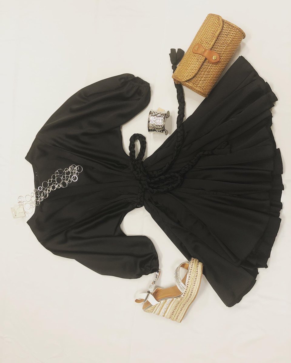 divasbliss's tweet photo. Shop the look https://t.co/jz41qaMJI9
