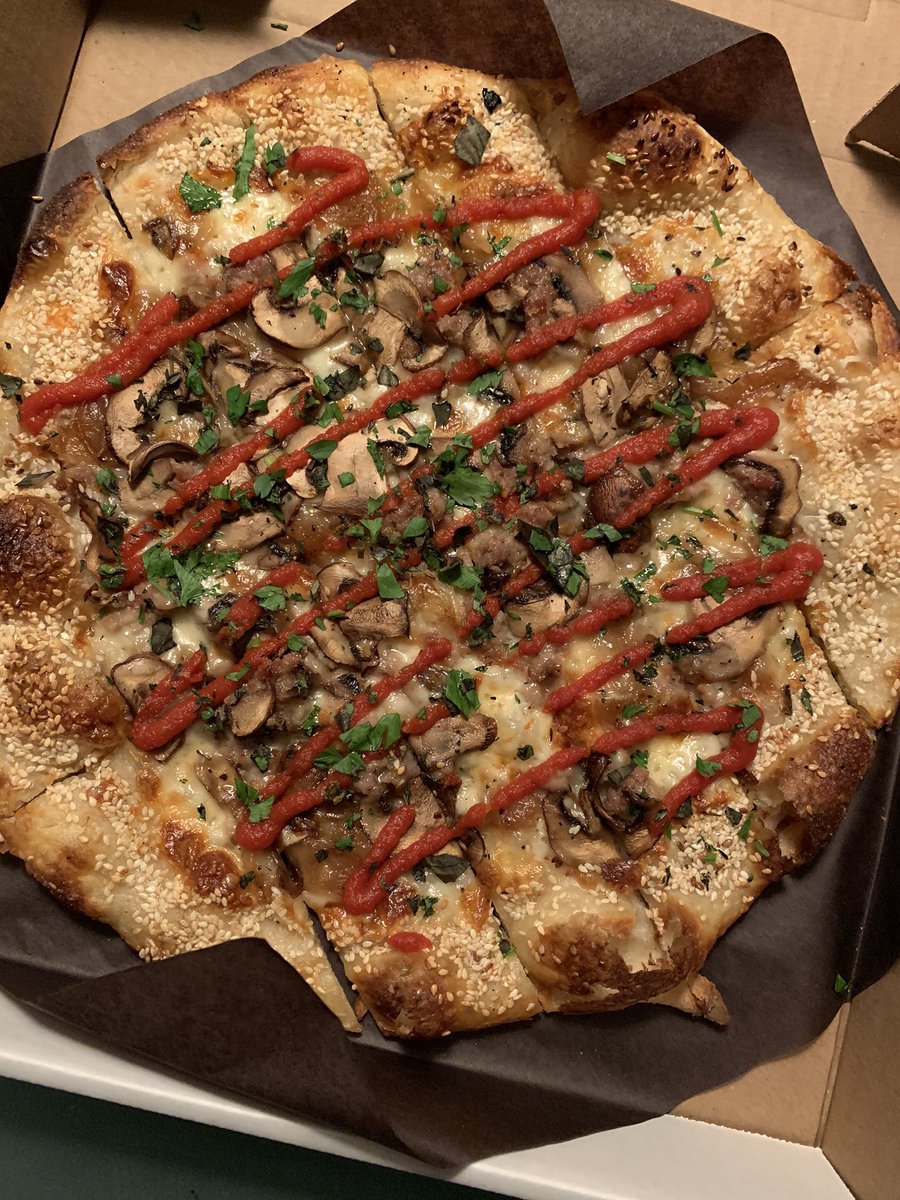 Coolfooddude's tweet photo. This pizza makes me want to bare my soul. The maple fennel sausage is in blatant collusion with the caramelized onions, cremini mushrooms, sun-dried tomato jam and warm honey. https://t.co/EhpIkAkWTy @artisinbaker #sourdoughpizza #sesamecrust #ottawapizza #artisinbakery https://t.co/lDL5flUTdx