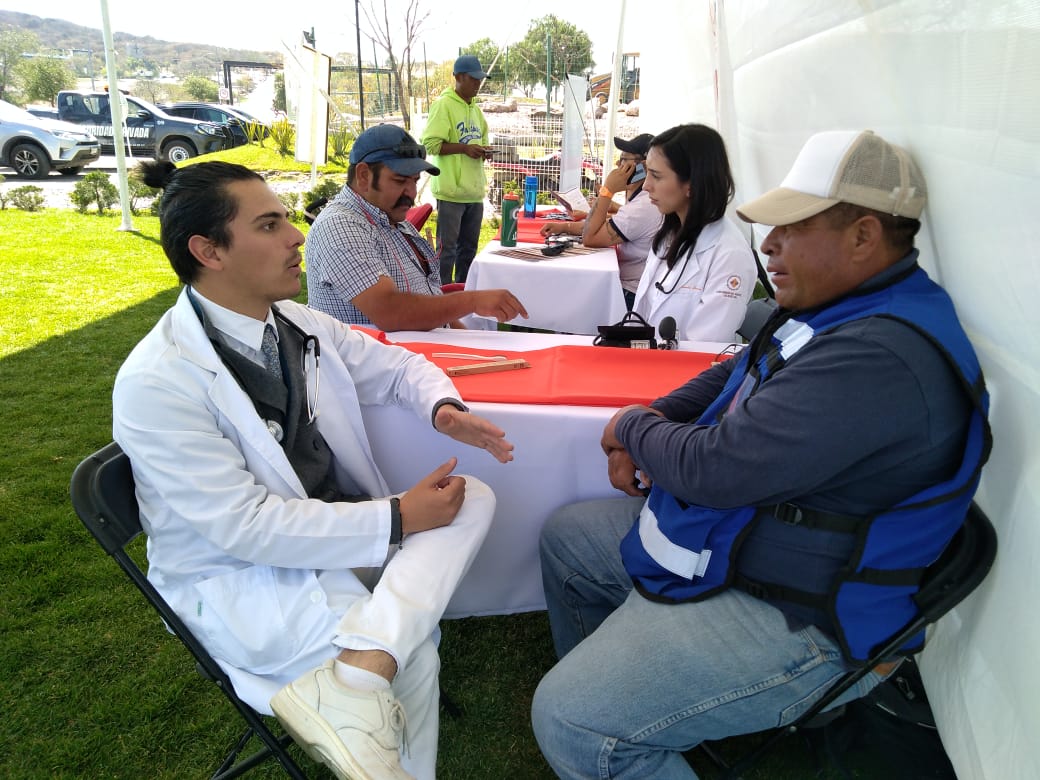 complejosmx's tweet photo. A propósito del #DíaMundialContraelCáncer, en CR somos conscientes de la importancia de la prevención en el cuidado de la salud; por lo que realizamos Jornadas de Salud con nuestros operativos constantemente para difundir información. https://t.co/MgcOPcmabu
