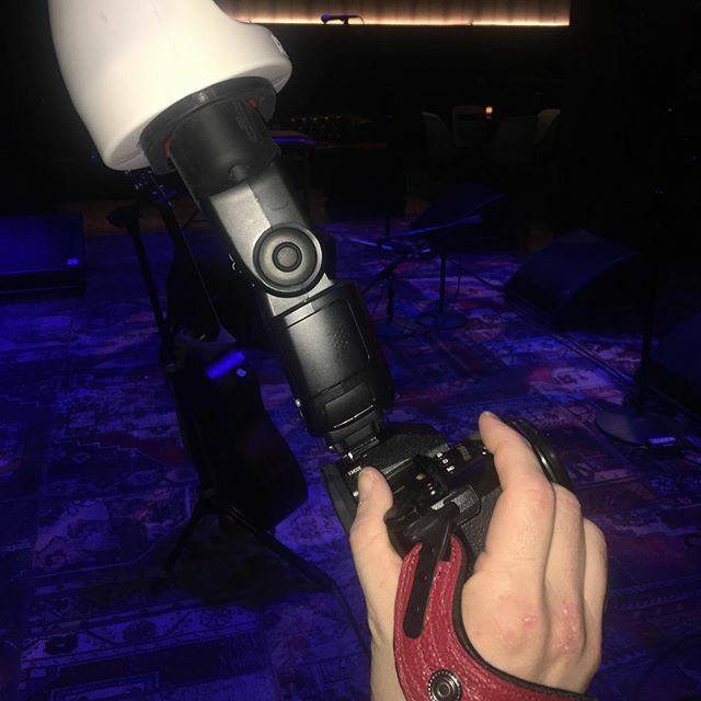 Little camera, big flash! I’m about to photograph a performance here in Nashville, and I was just thinking this wouldn’t be possible without my <a href="/spiderholster/">Spider Holster</a> hand strap and holster. It makes holding a top heavy camera all night possible. Love this thing… ift.tt/36VKXh9