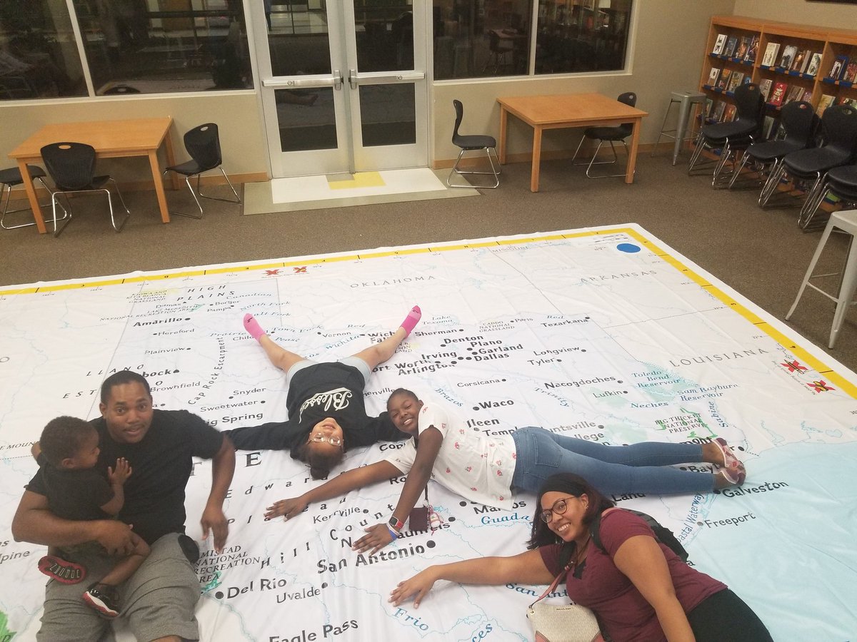 MrMacD83's tweet photo. This is AWESOME and fun!! 
@NISDRoss #Socialstudiesnight #texasmap https://t.co/vhMgy4d4yH