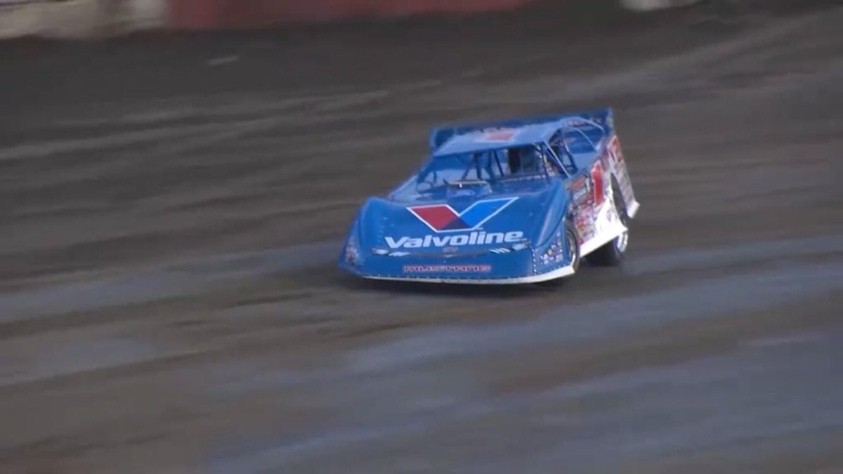 tylerjkinsell's tweet photo. The @Rocket1_Racing @Rocket_Chassis #Xr1 @Valvoline #TeamValvoline Looking pretty good again tonight @eastbayracepark #LucasDirt #Winternationals #Speedweeks #FLinFeb #RocketShepp 🚀💪🏼💪🏼 https://t.co/liMfL8MoX1