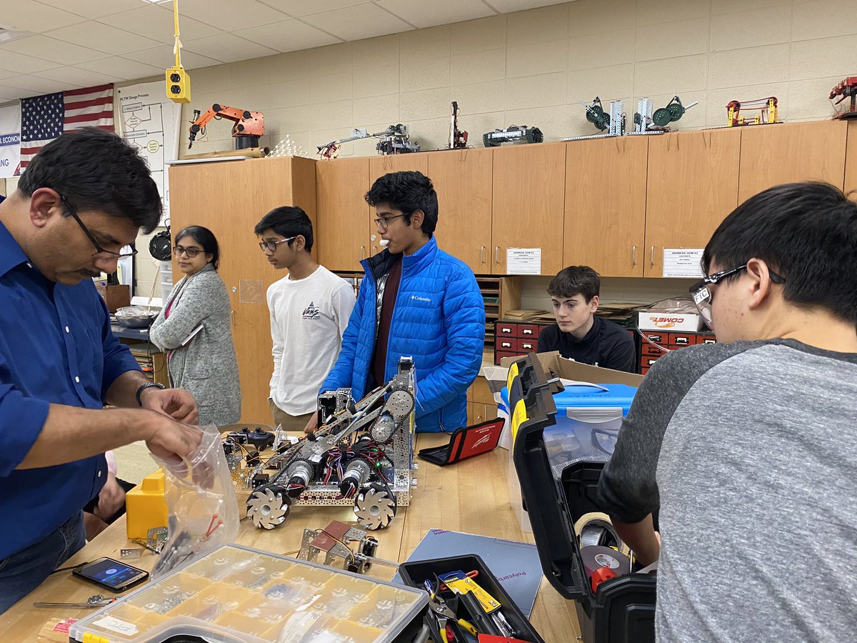 T13201's tweet photo. Eustace is getting ready! #FTCState #STEMsquad https://t.co/eUcuXy8M5Q
