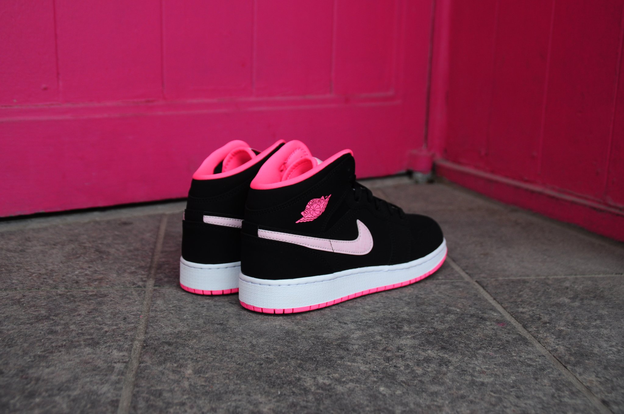 air jordan 1 mid black digital pink