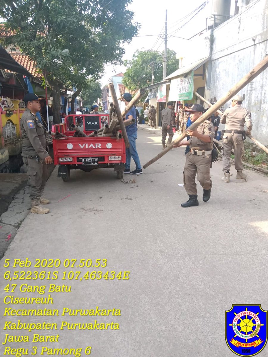 Penertiban Pedagang pagi di Perumahan Dian Anyar
<a href="/ratna_anne/">anne ratna mustika</a> <a href="/DediMulyadi71/">Kang Dedi Mulyadi</a> @BKPSDM_PWK <a href="/DiskominfoPWK/">Diskominfo Purwakarta</a> <a href="/InspPwk/">INSPEKTORAT DAERAH</a>