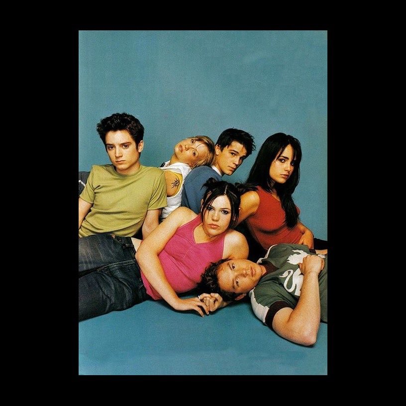 DigitalGymSD's tweet photo. Robert Rodriguez’s THE FACULTY plays this Thursday night at 8:00PM! 🦠 👽 🖊 

Join us for a healthy dose of pure 90s angst &amp; aliens presented by frequent collaborator Drop Da Mic Podcast | 🎟 $10 #30ECB #TheFaculty https://t.co/DJfLCeSXMn