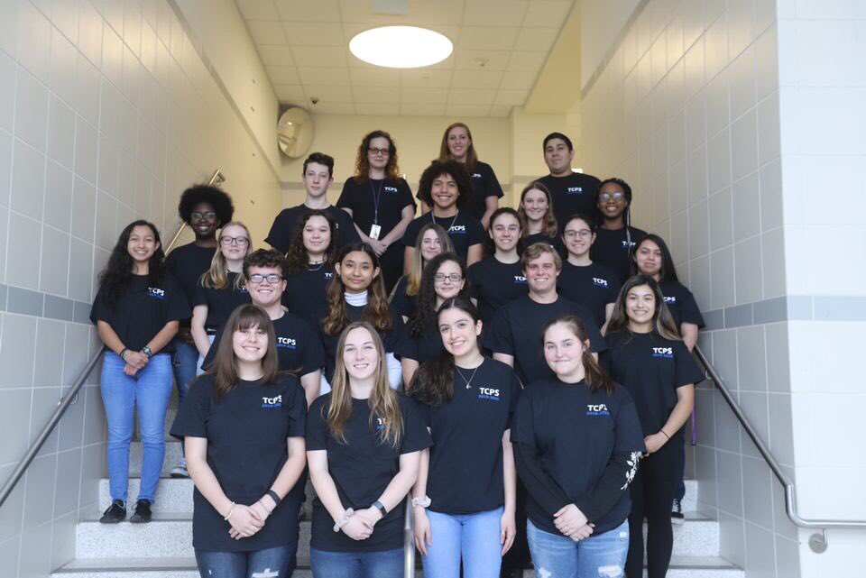 law_tchs's tweet photo. Timber Creek Public Service Club 2019-2020 💙 https://t.co/V0yqm0Vohj