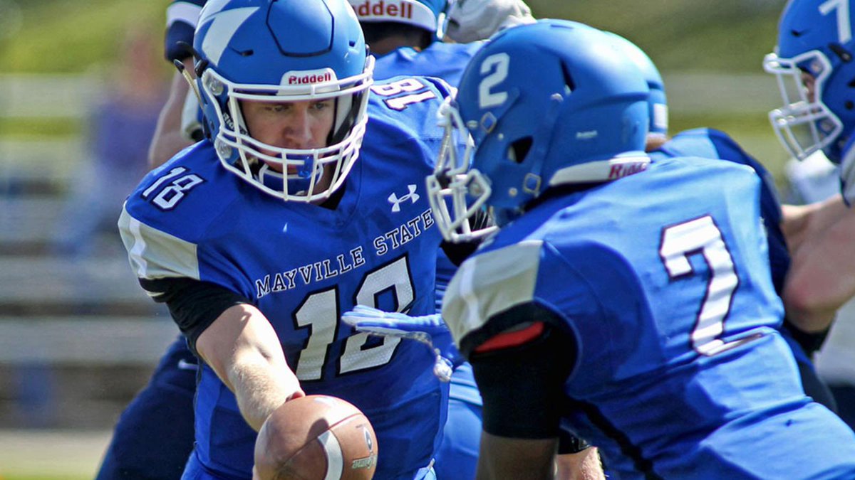 ZachNelson50's tweet photo. Blessed to announce my commitment to continue my football and academic career at THE Mayville State university🔵 Thank you to @CoachGHartmann @coachtonkin @mayville_FB https://t.co/DDKQIdC8C5
