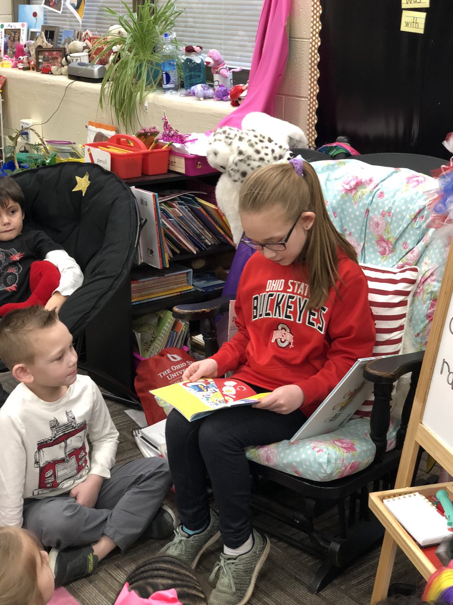 HERlyons's tweet photo. Heritage Elementary is full of leaders! Kate, from Mr. Genson’s 4th grade, came to be our Mystery Reader today!!!! Thank you!!!!  #HeritageLeaders #plsdproud https://t.co/7tnXrxKihd