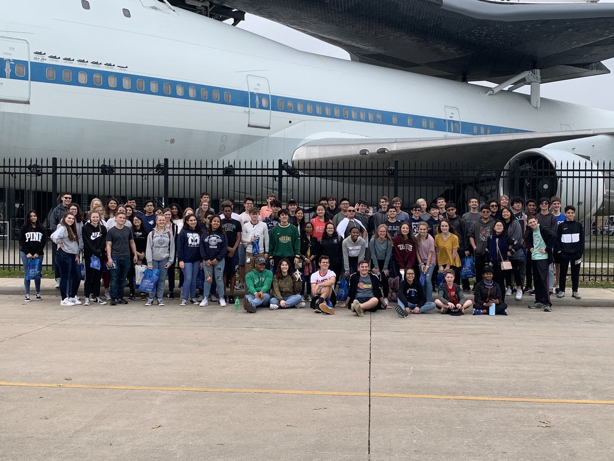 PLTW_TMHS's tweet image. What a fine day for science! TMHS STEM students had a blast and learned a lot on our field trip to NASA. Big thanks to @YoungSheldon and The Chuck Lorre Foundation for this amazing opportunity! #ThisIsHowWeSTEM @TISDTMHS