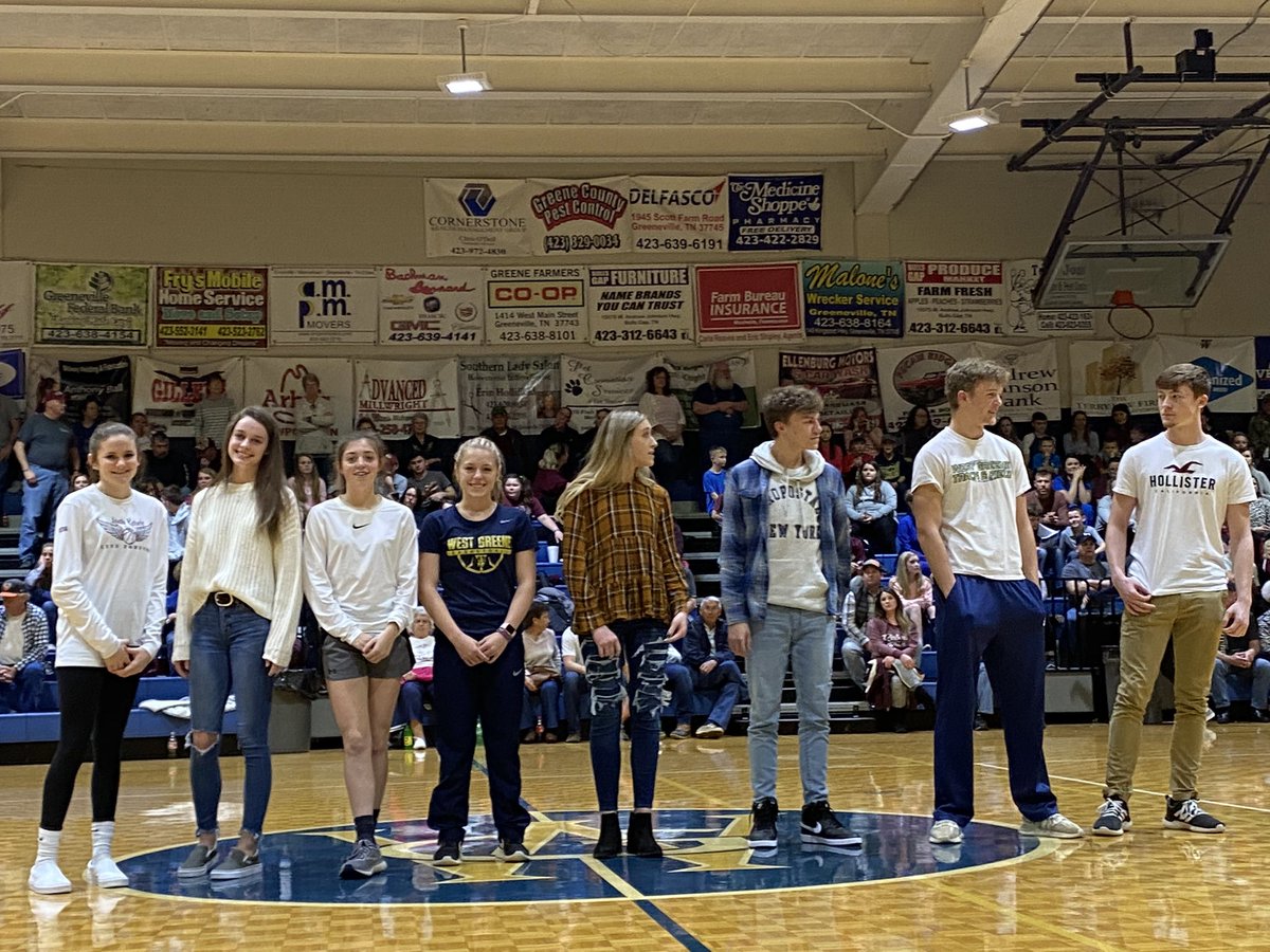 wilhoitl's tweet photo. So proud our South Greene/West GREENE track athletes!! #springfling2019 #rebelsareready @GreeneCoSch @rebelsportssghs @GreeneSouth @Mclaind14 @HoeseTerry @JackBuss22 https://t.co/KcaHZov3IU
