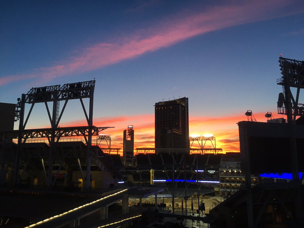 naomithewriter's tweet photo. Sunset over Petco Park #sunset #SanDiego #petco #petcopark #Padres #wopt #HappyPlace @itsall4thegame @bullpenbabe #romantic #romance #naomispringthorp #baseball #baseballromance https://t.co/LuR4kvXQZr
