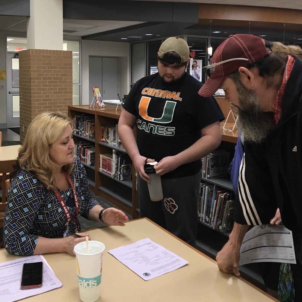 julia_thomas98's tweet photo. Tonight we connected with current freshmen and their families to continue writing our story through academic planning.  #NSCW2020 #KentuckySCA #WeAreBC🐾 @bcpsky https://t.co/9EjFheyyIt
