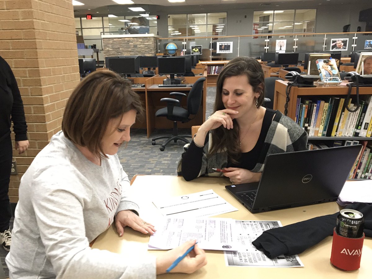 julia_thomas98's tweet photo. Tonight we connected with current freshmen and their families to continue writing our story through academic planning.  #NSCW2020 #KentuckySCA #WeAreBC🐾 @bcpsky https://t.co/9EjFheyyIt