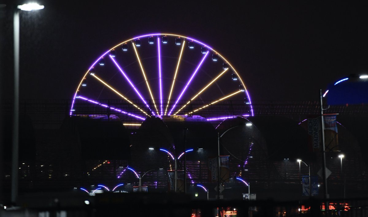 StLouisBlues's tweet image. It's our first home game since the tragedy in California, and we didn't want to let it go by without a tribute to Kobe Bryant, his daughter Gianna and the rest of those whose lives were lost. #MambaForever 

MambaOnThree.org