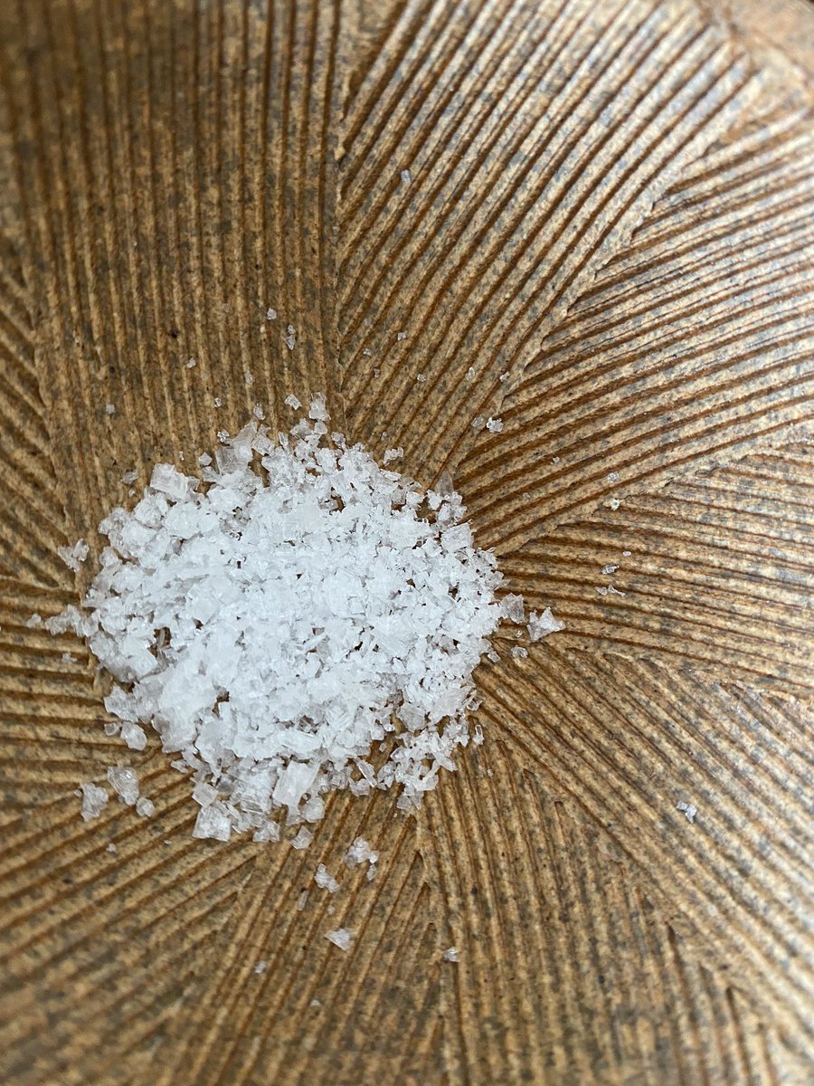 ブリッジ雑貨店 海塩 粒が大きさを楽しみたいときはそのままで 食感を滑らかにしたいとき 均一に味付けしたいときはすり鉢でゴリゴリと 味も繊細になる気がする ブリッジ雑貨店 海塩 粒が大きさを楽しみたいときはそのままで 食感を滑らかにしたいとき 均一に味付けしたいときはすり鉢でゴリゴリと 味も繊細になる気がする