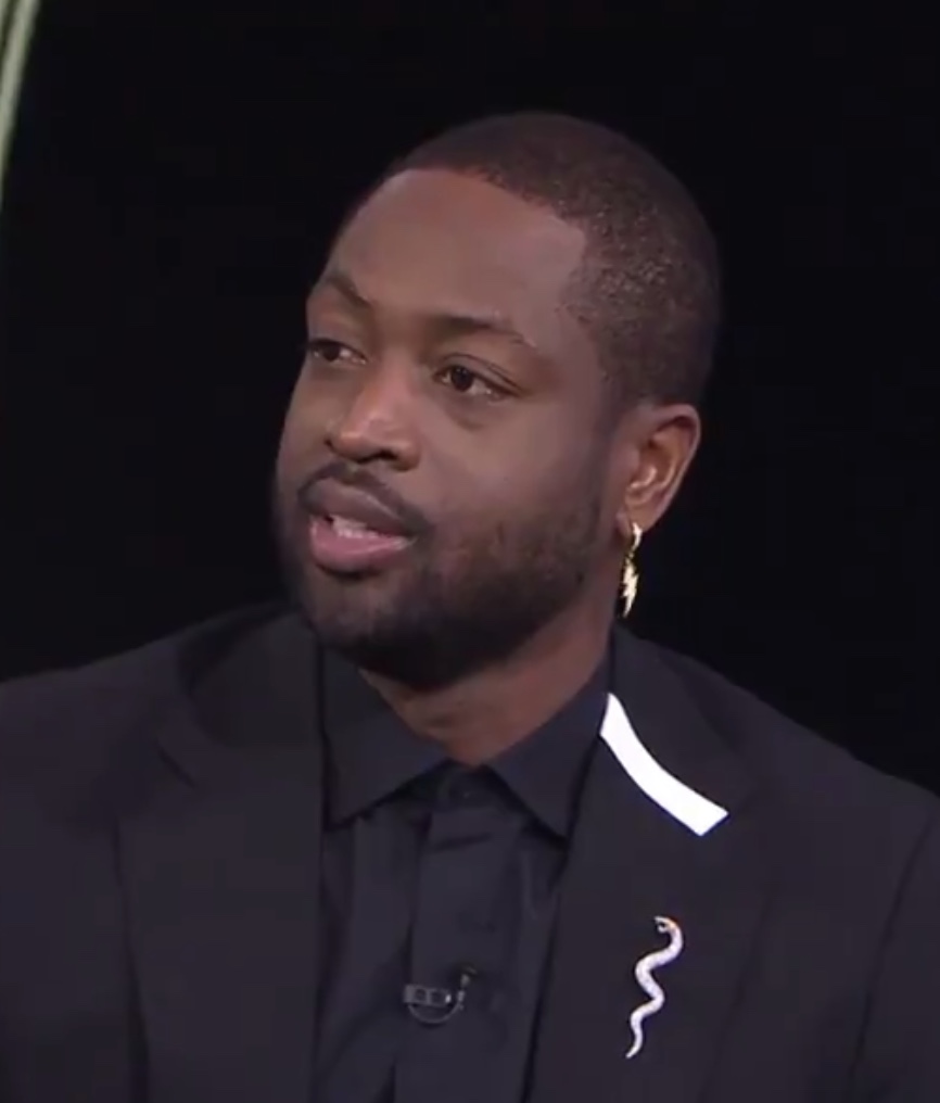 JasmineLWatkins's tweet photo. Wade rockin an earring from the Varnell Hill collection https://t.co/U681fxI2t6