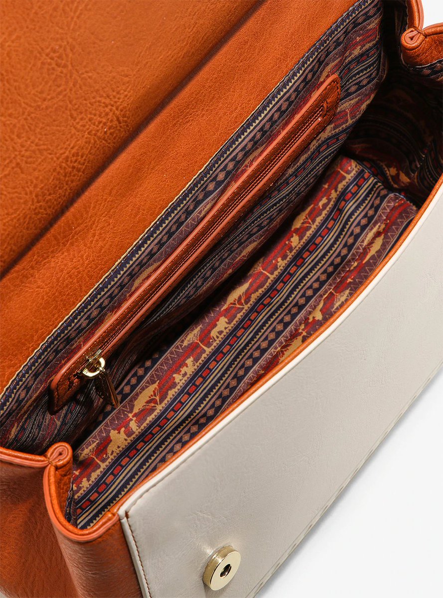 RT and FOLLOW if you can't wait to win our <a href="/BoxLunchGifts/">BoxLunch</a> exclusive handbag! bit.ly/2RW0PfA

#Loungefly #Disney #Purse #Giveaway