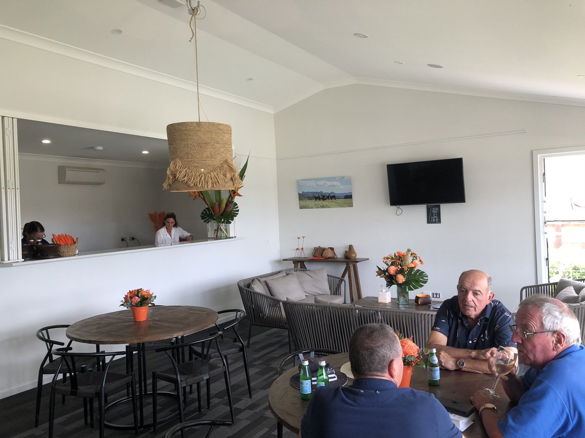 widdenstud's tweet photo. Parading underway at the @inglis_sales #ClassicSale
Be sure to call into the ‘The Champions Bar’ (pavillion J) for a cold refreshment!
#ValleyOfChampions #Widden https://t.co/O8hJ3DBSbr