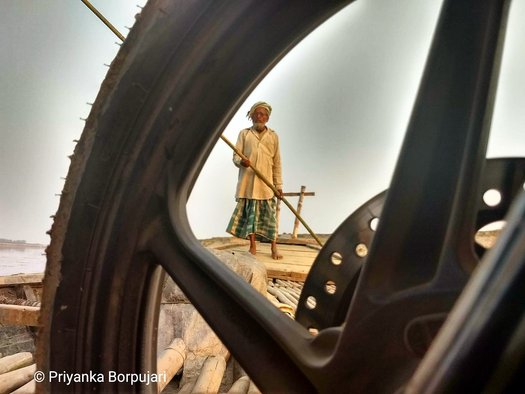 Motor bikeOn a manual boat.Tarabari, Bihar.Shortcuts? Anyday.This time, a hypotenuse meant a river-crossing, with journalist  @PaulSalopek on the  @outofedenwalk that traces the path of human  #migrationI'm sure our ancestors didn't do shortcuts. #EdenWalk  #slowjournalism