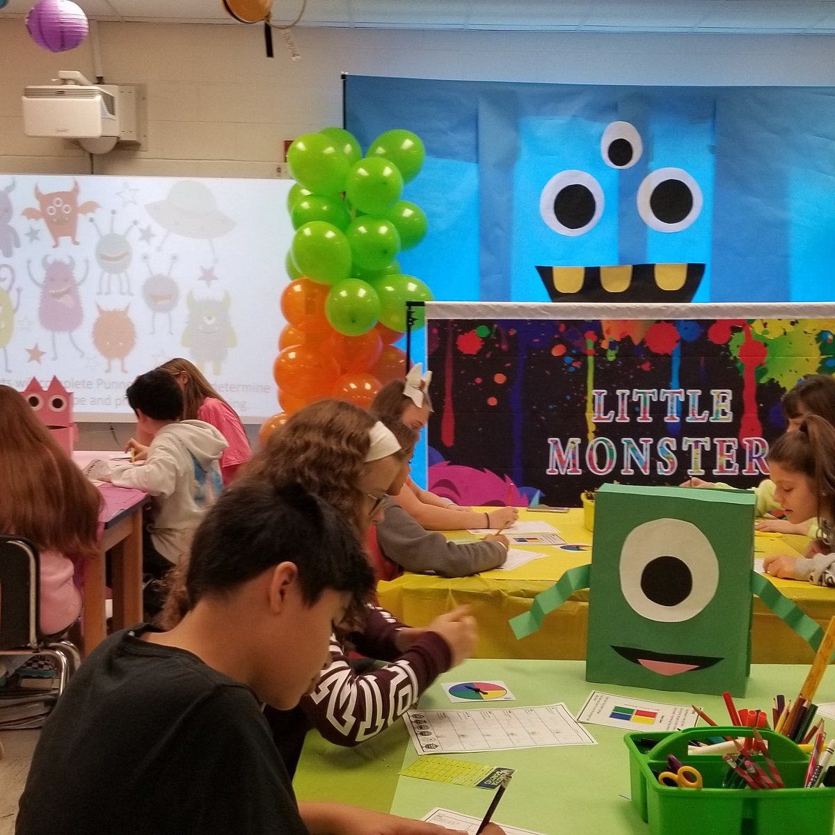TheSuperFabLab's tweet photo. Monster Genetics in action! #teaching #teacher #teachertwitter #iteach #iteachmiddleschool #classroomdesign #classroom #science #edchat #middleschool #edu #education https://t.co/NZHbEzToW3