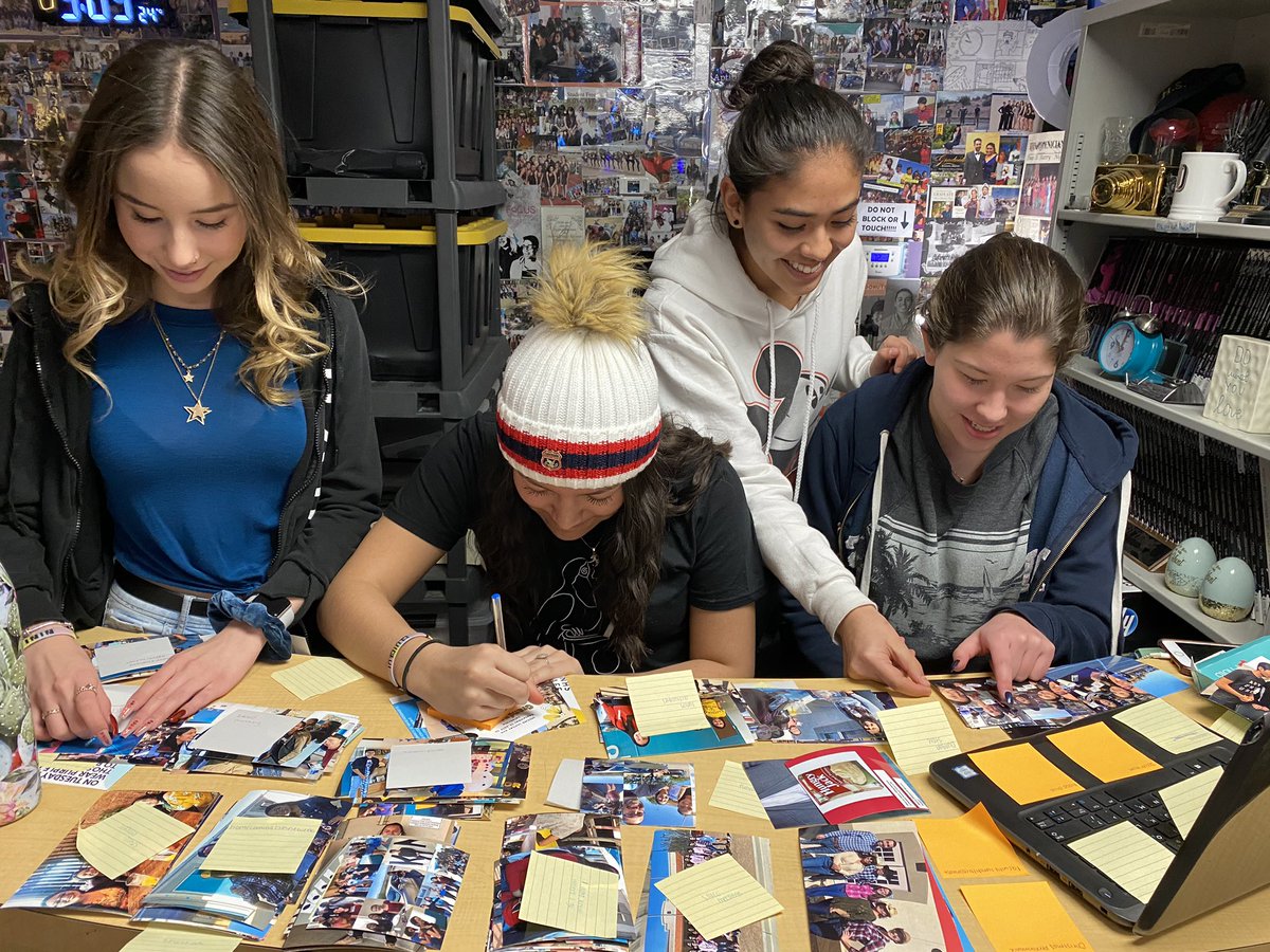 Dungan_MECHS's tweet photo. Late night StuCo Binder Workshop. Well done ladies, nice progress! #PhoenixFamily #TeamSISD #MECHSPRIDE https://t.co/cxS3ol2zsy