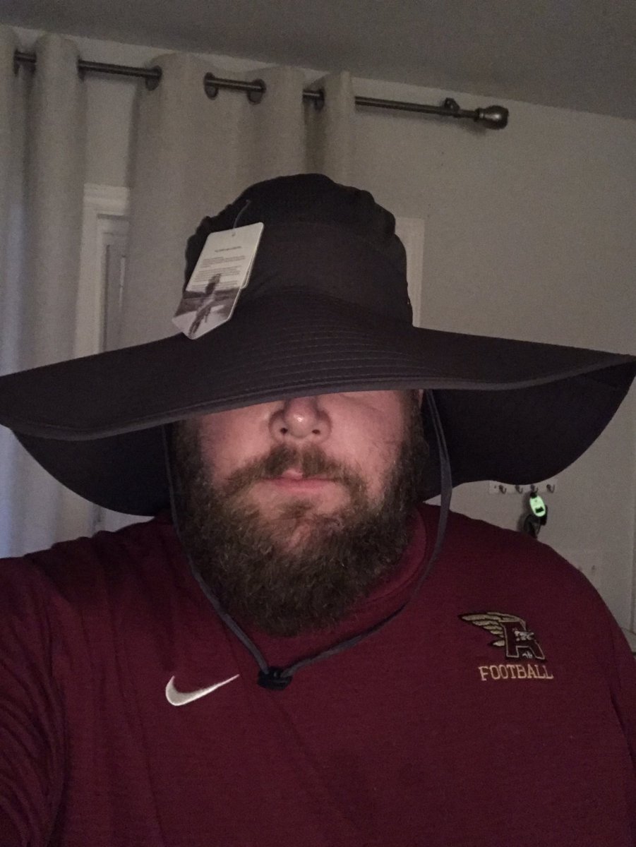 CoachAlexScott's tweet photo. Next football season I’ll be bringing serious #wickedwitch vibes to the field #whatsun #bighats #CoachesHat @EAHSFB @helms_coach @Coach_Galyean @AshleyAthletics https://t.co/bdN4DcPXve