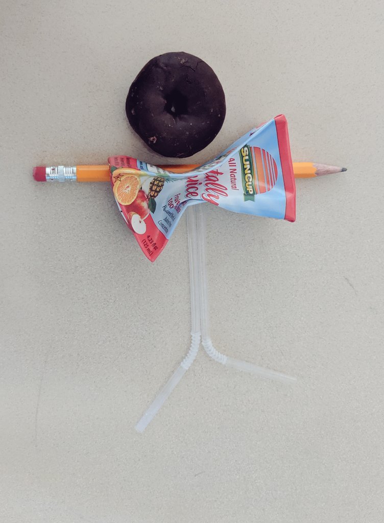 MsDeanELA's tweet photo. "Ms. Dean, look!!! I made art out of my second breakfast!" 😂😂😂
These kids at @HadleyUSD259 crack me up! https://t.co/S9Tw1VNVPF