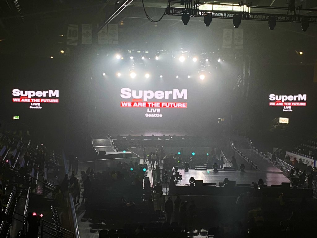 ultchanbaek's tweet photo. finally we in~ @jonginsyeol @jongdildo 

#SuperMinSeattle https://t.co/Uq8QlEJYtO
