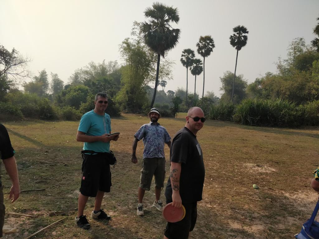 Wednesday morning disc golf. Life is good. #siemreap #cambodia #discgolf