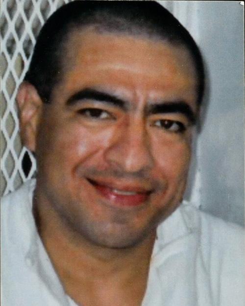 CarolinaE1962's tweet photo. If #AbelOchoa is #executed on Feb 6th, his body will be taken to a secret location. His family will be given 15 mins to touch him for the 1st time in 18 yrs,as he lies on the gurney he was killed on, with a needle in his arm. #EndTheDeathPenalty @jettica65 @KarineOmry @Martina https://t.co/0nBMz33Q5I