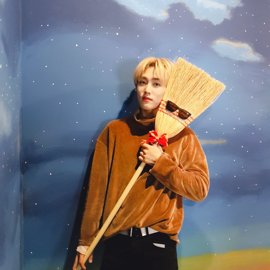 [제이콥]
Wolf 🐾 
Moon 🌝
Boy 🙆‍♂️ 
#REVEAL #D5