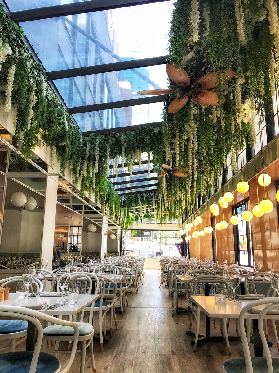 hdesignfair's tweet photo. Plantscaping Solutions' new ceiling garden added life to Goldfinch Restaurant at the Pullman Mercure Hotel in Brisbane. See more from Plantscaping Solutions at #HDF20!🌱🌿✨
#design #hospitalitydesign #australiandesign #interiordesign #restaurantdesign #greendesign #plantstyling https://t.co/XpoaZGWCws