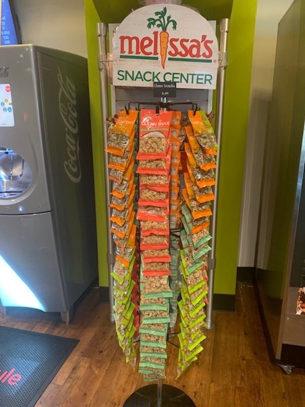 MelissasProduce's tweet photo. The @spurs are back at the @STAPLESCenter tonight hosted by the @Lakers! Who else is ready for the #LakeShow?! 🏀

Get ready with #CleanSnax 👏

 🥕 #HealthyOptions 
📍  outtakes 104, bud cooler 105 &amp; 315, goose Island 108 &amp; coke wall 334
#StaplesCenter20 #LAL60 https://t.co/HUwvf7N1yL