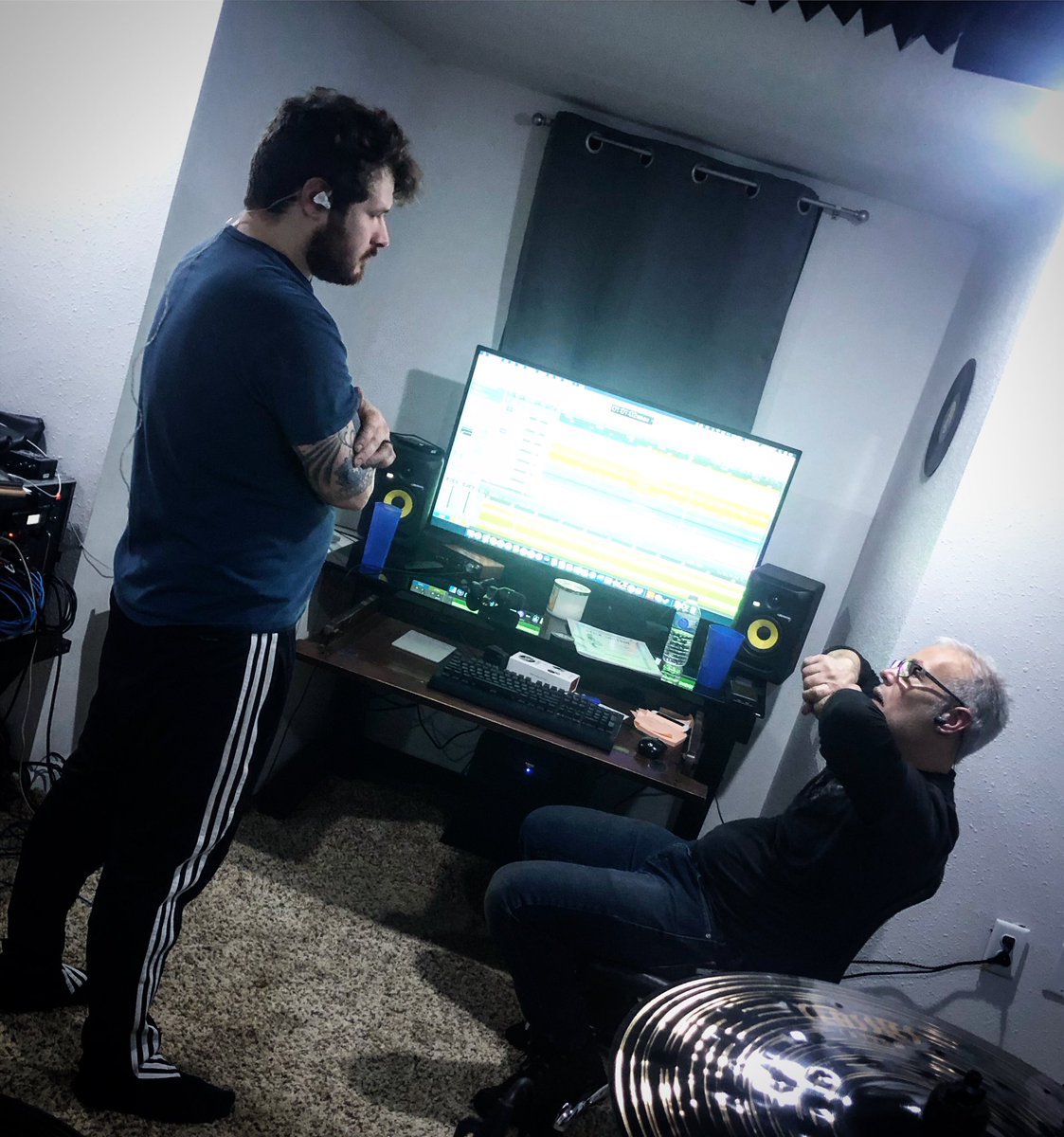 ThisHeartMusic's tweet photo. Drummers of a different generation. Father and son
#drums #drumsdrumsdrums #drumsetup #drumsview #drumslove #drummer #drumset #father #fathers #fatherlove #fatherly #family #metal #metalhead #metalcore #alternative #recording #recordingstudio #recordings #recordingengineer https://t.co/AbIoRbuXii