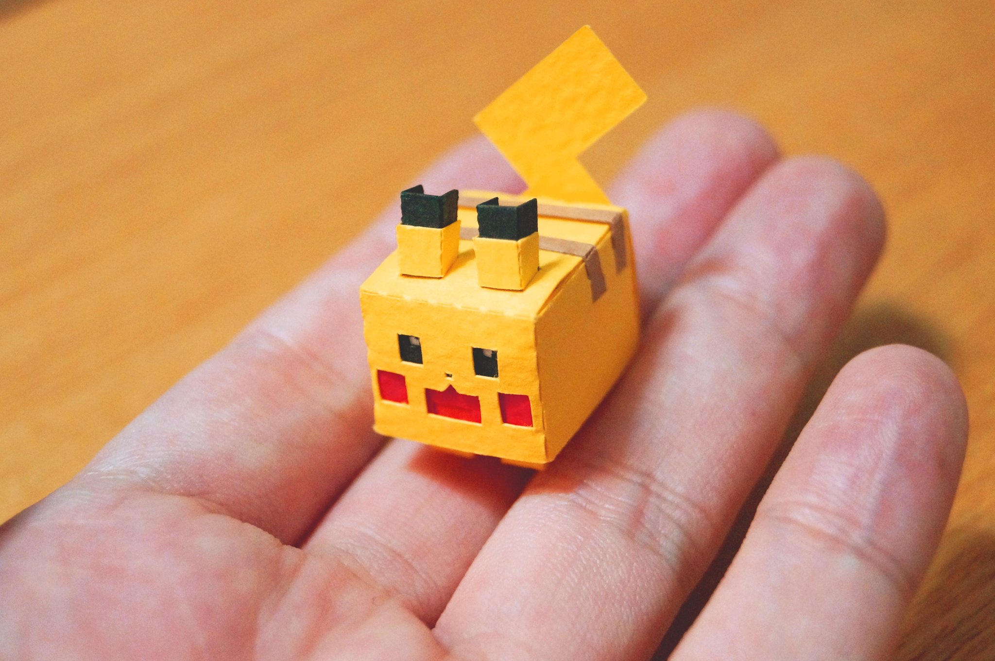 こんにちは工房 ピカチュウの日 Pokemon ポケモンクエストのポクセルピカチュウ 非接着のペーパークラフトです こんにちは工房 ピカチュウの日 Pokemon ポケモンクエストのポクセルピカチュウ 非接着のペーパークラフトです
