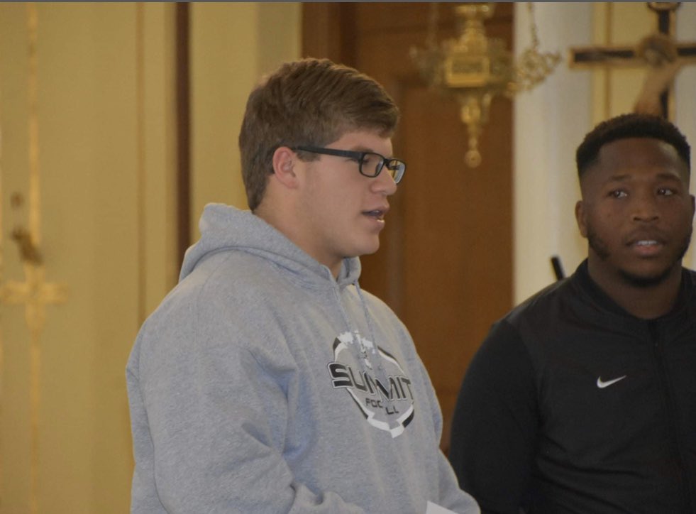 CoachIsaacs1's tweet photo. Tomorrow one of the best @theSCDFootball signs to play at the next level. This guy is simply amazing! My guy BIG CHEWY!!! @mattj_warden1 #knight4ever #knightUP https://t.co/w9BnfAOxbz