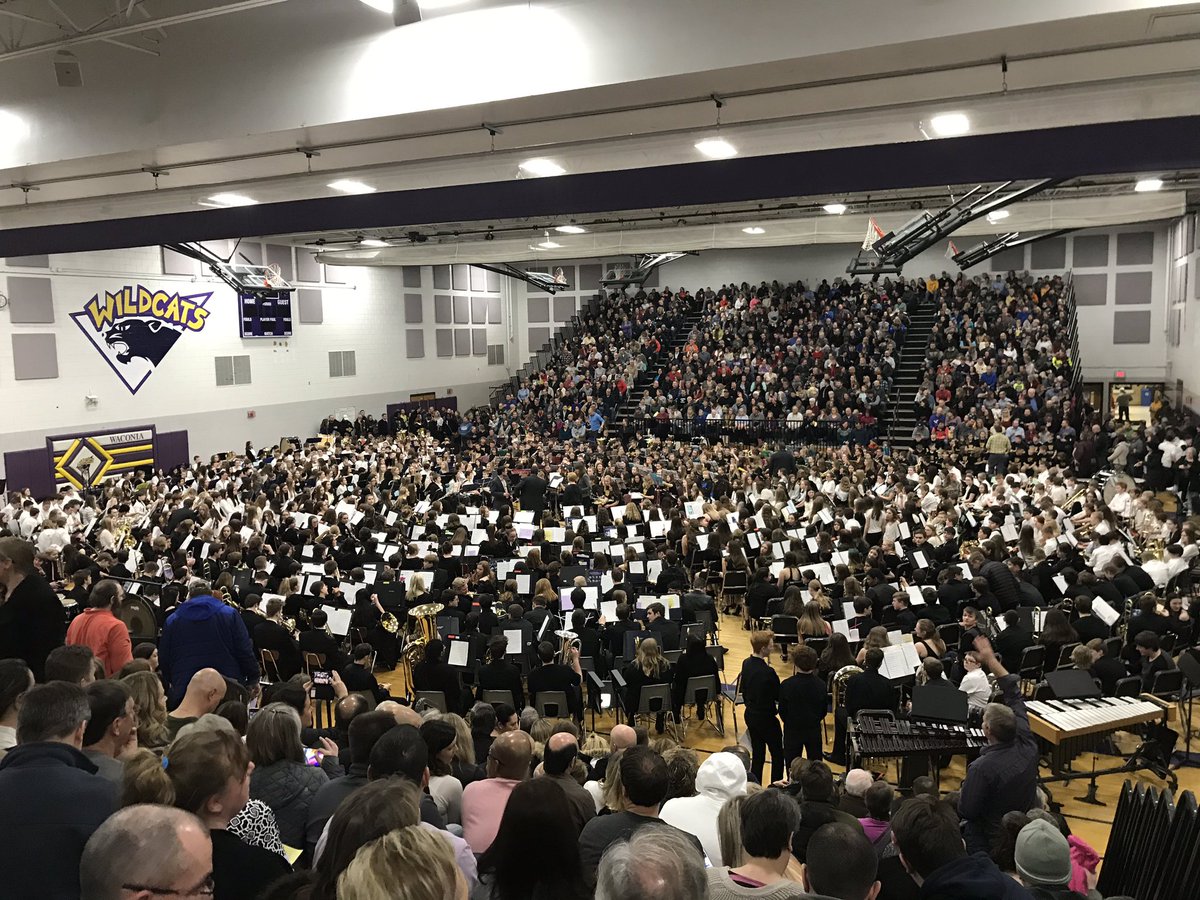 mitchfisk's tweet photo. Waconia School District Band Festival. Includes every band student from 5-12 grades (900 students). Great evening...thanks to the band program and all the great teachers! #WEareONE10 @WaconiaSchools https://t.co/thcAufV7QV