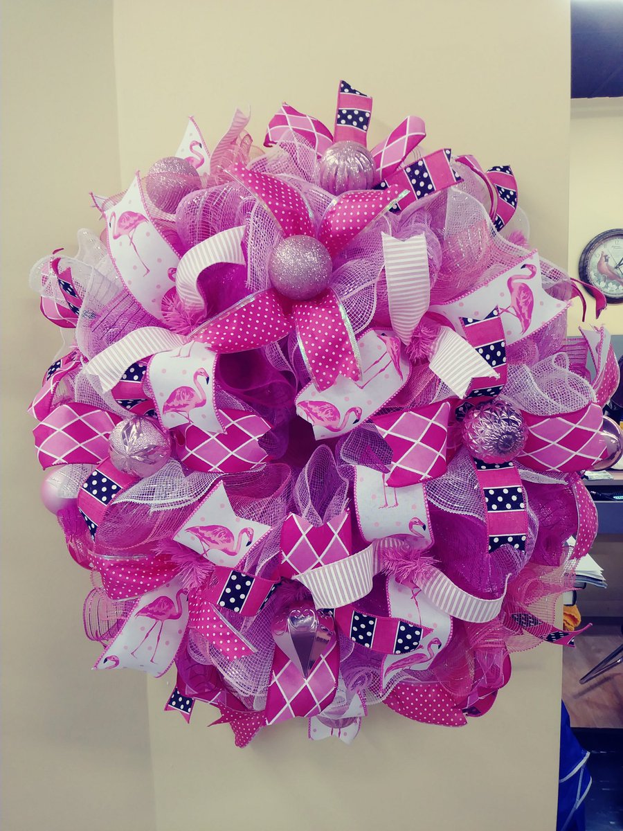 FrankEBittinger's tweet photo. The first of the three flamingo wreaths. Message for details if you would like one! https://t.co/KdJD8ycgqW