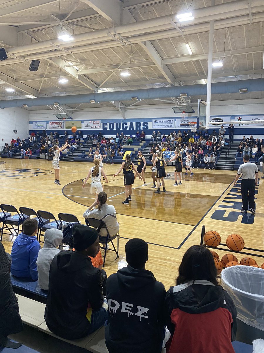 sbhs_wbb's tweet photo. #ladycougars #progress #everylittlebithelps 💙🏀💪🏽⛹🏽‍♀️ https://t.co/nDI11ycbRv