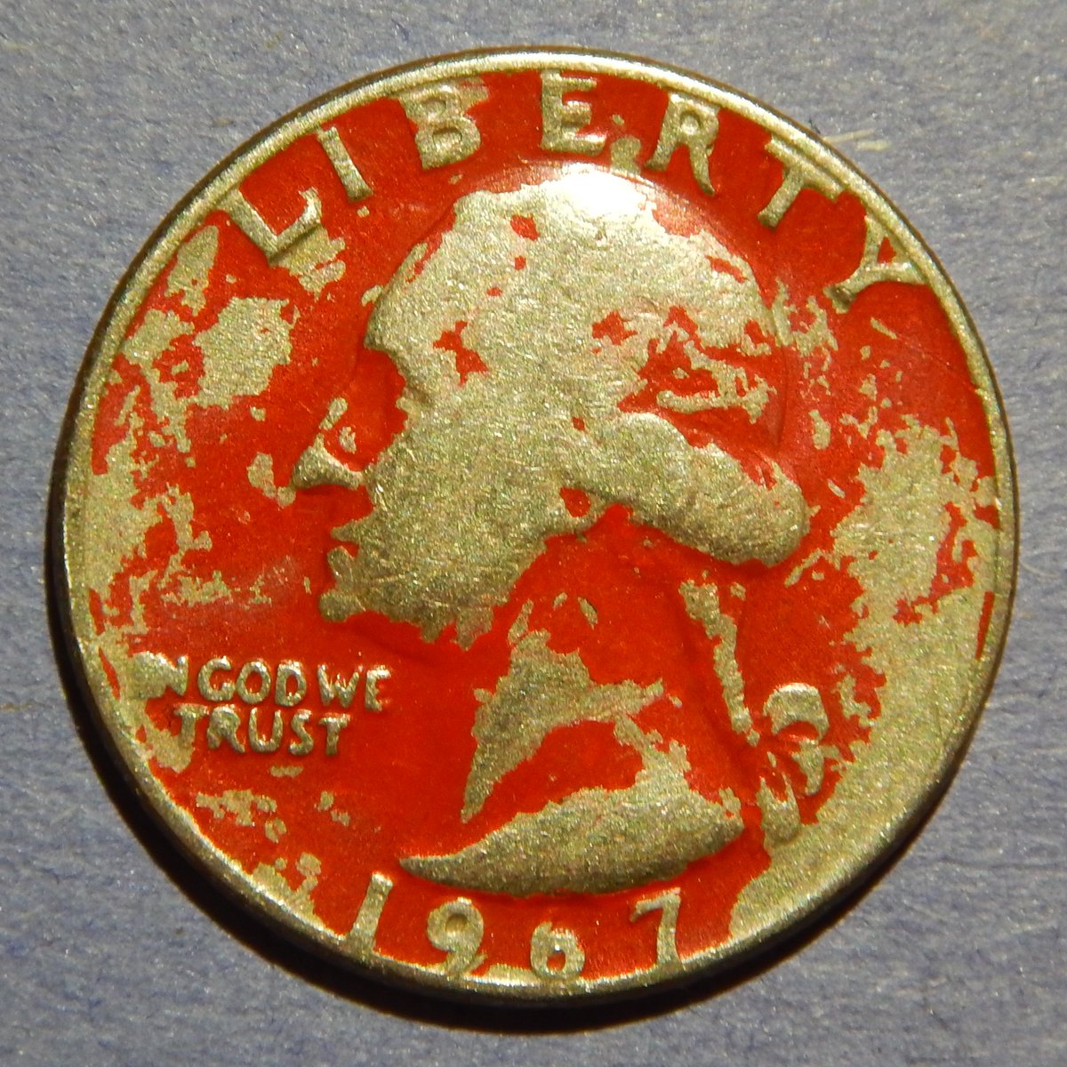 WorldofSmall's tweet photo. 1967, US Quarter painted red https://t.co/FJJGmBy4pz
