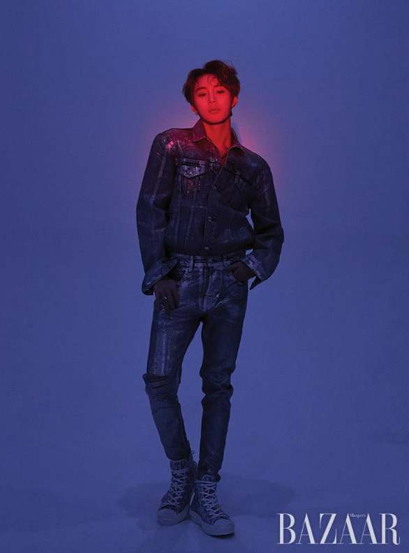 bazaarkorea's tweet photo. 결국 당신은 나를 좋아하게 될 거야. 본투비 아이돌 하성운의 자신감.

'아, 그런데 갑자기 궁금해지네. 진짜 홍대 앞에 가서 한 번 물어볼까요? "여러분, 저를 왜 좋아하세요?"'

🕺화보천재라 불리우는 #하성운
🔗https://t.co/gqTTjajZAB https://t.co/uIfhDa0B8d