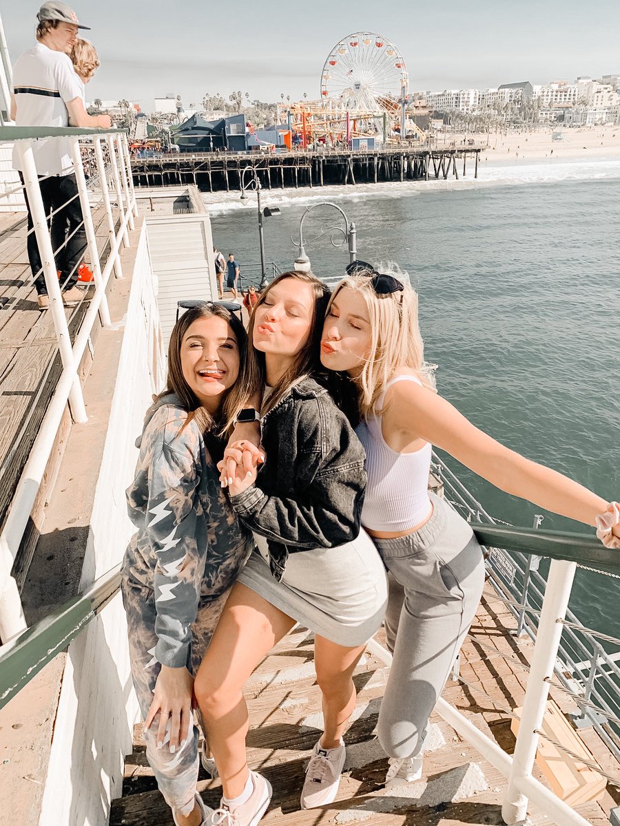 NAUAlphaPhi's tweet photo. Conference? ✔️ Flag, we’re coming home to you 💋 #naualphaphi https://t.co/GQZPcTnj2s